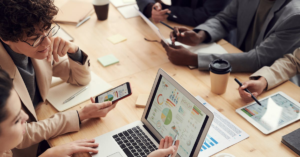 découvrez les dernières tendances en ressources humaines qui façonnent le monde du travail. restez informé des innovations, des meilleures pratiques et des stratégies essentielles pour attirer et retenir les talents dans un environnement en constante évolution.