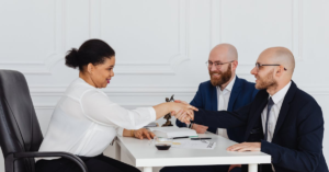 découvrez comment la délégation peut améliorer la gestion de votre équipe, favoriser la responsabilisation et optimiser l'efficacité au travail. apprenez à déléguer efficacement pour atteindre vos objectifs professionnels.