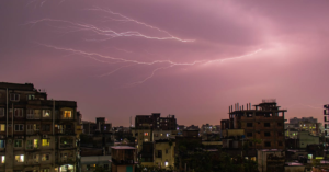découvrez le salaire des présentateurs météo en france, incluant les facteurs qui influencent leur rémunération, les différences selon les chaînes de télévision et les opportunités de carrière dans le domaine de la météorologie.