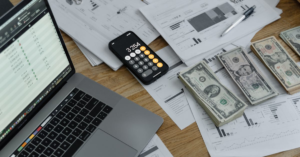 découvrez comment un avance salaire peut vous aider à gérer vos finances en cas d'urgence. obtenez des fonds rapidement et facilement tout en restant en bonne santé financière.