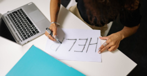découvrez comment améliorer le bien-être au travail grâce à des stratégies efficaces et un environnement positif. explorez des conseils pratiques pour favoriser la santé mentale, la cohésion d'équipe et la motivation au sein de votre entreprise.