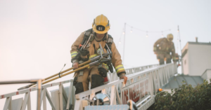 formez-vous aux meilleures pratiques en matière de sécurité incendie grâce à notre formation spécialisée. apprenez à prévenir les incendies, à réagir rapidement en cas d'urgence et à protéger votre environnement de travail. assurez la sécurité de vos équipes avec nos experts.