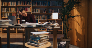 découvrez nos horaires de travail, incluant les heures d'ouverture et de fermeture, pour mieux planifier votre visite ou vos interactions avec notre équipe.