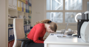 découvrez le concept d'overtime : ce qu'il implique, son impact sur le travail et la rémunération, ainsi que ses avantages et inconvénients pour les employés et les employeurs.