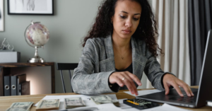 découvrez tout ce qu'il faut savoir sur les salaires : définitions, tendances du marché, conseils pour négocier et optimiser votre rémunération. informez-vous pour prendre les meilleures décisions professionnelles et financières.
