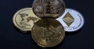 tout sur les cryptomonnaies : définition, usages, avantages et risques, plus des conseils pratiques pour investir et sécuriser vos actifs numériques.