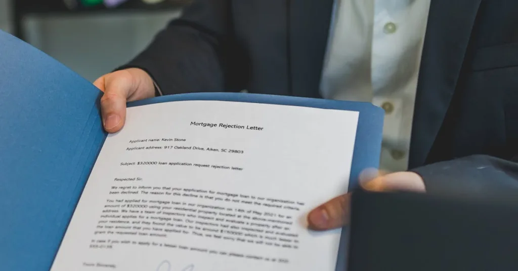 comprenez les raisons du refus de prêt et découvrez des conseils pour améliorer vos chances d'obtenir un financement.